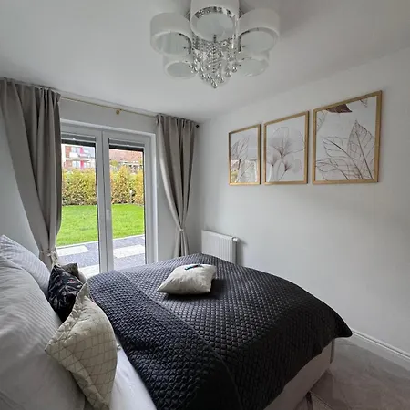 Апартаменты Vip Iv *