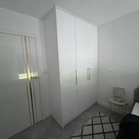 Апартаменты Vip Iv *